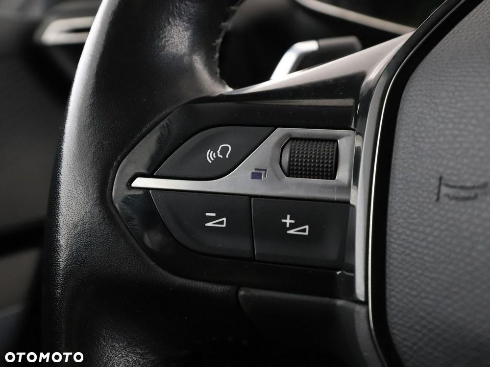 Peugeot 3008 1.5 BlueHDi Allure S&S EAT8 - 32