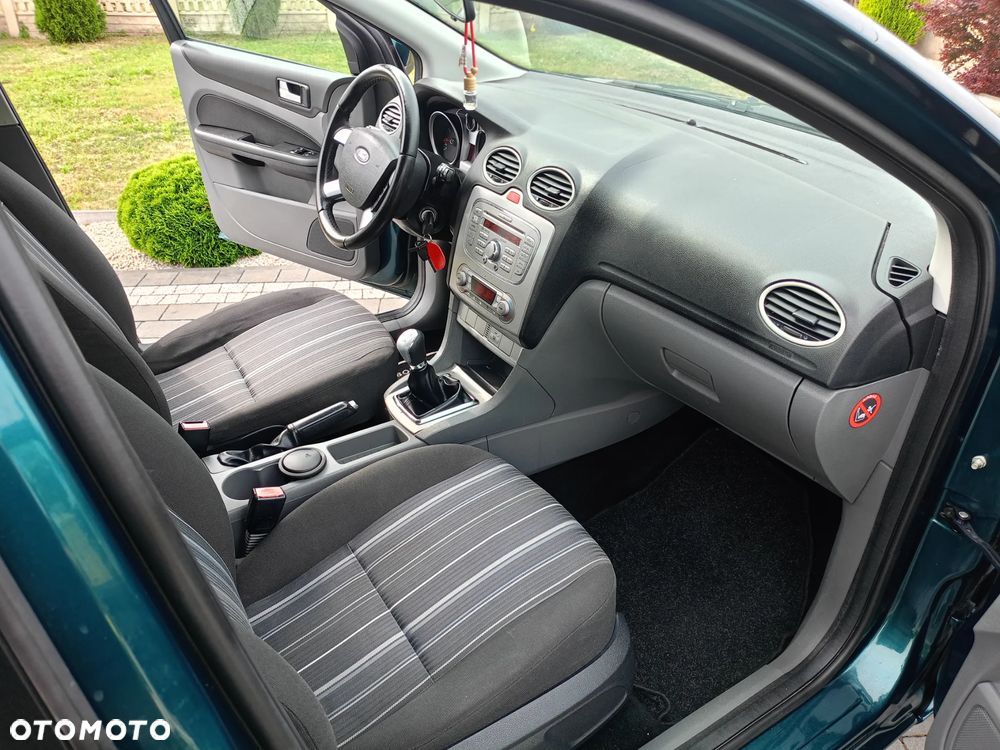 Ford Focus 1.6 Edition - 24