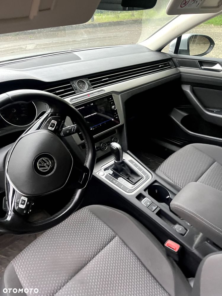 Volkswagen Passat - 8