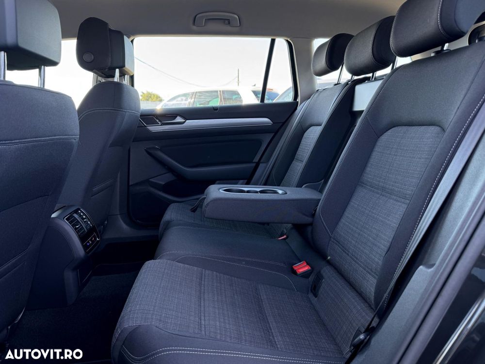 Volkswagen Passat - 30