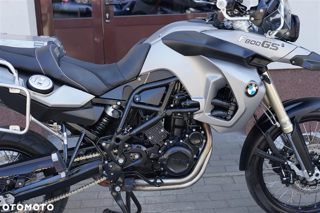 BMW F - 8