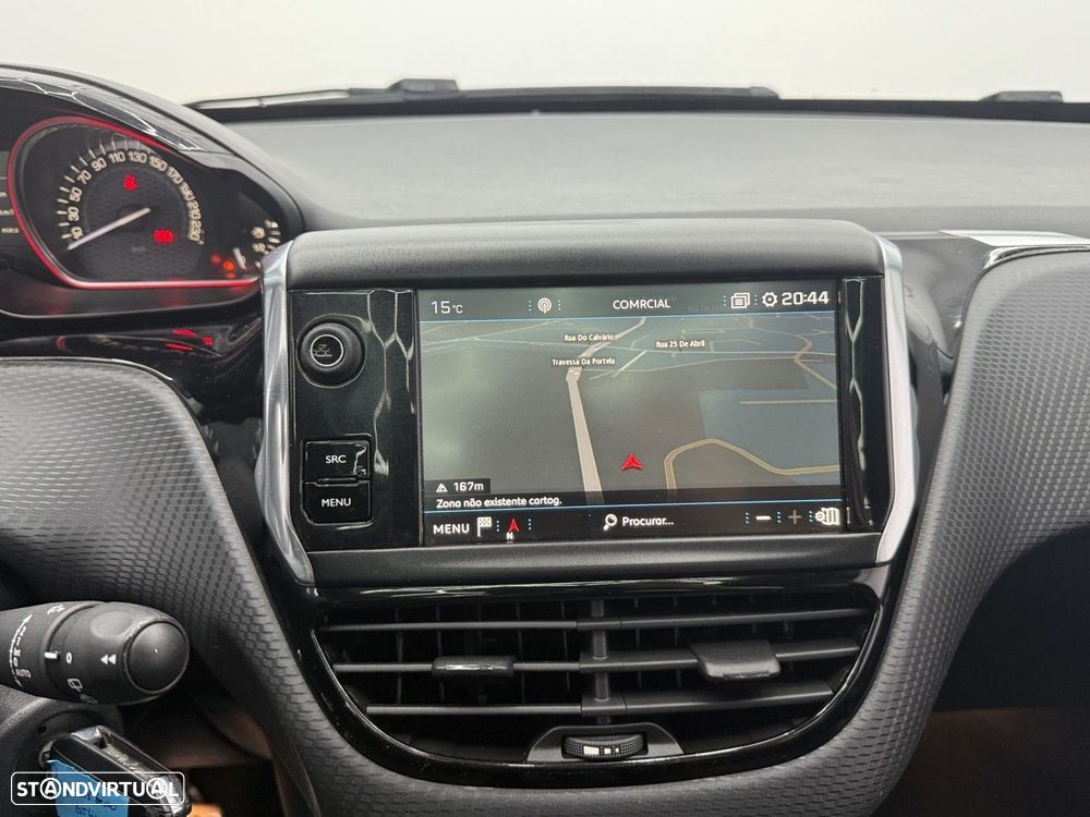 Peugeot 2008 1.2 PureTech GT Line - 28