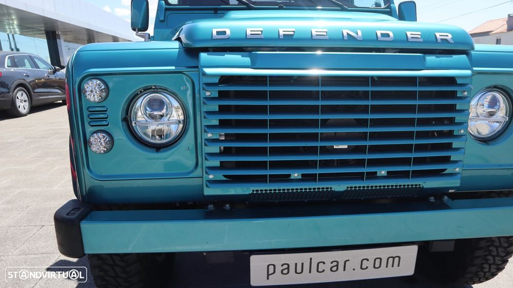 Land Rover Defender - 12
