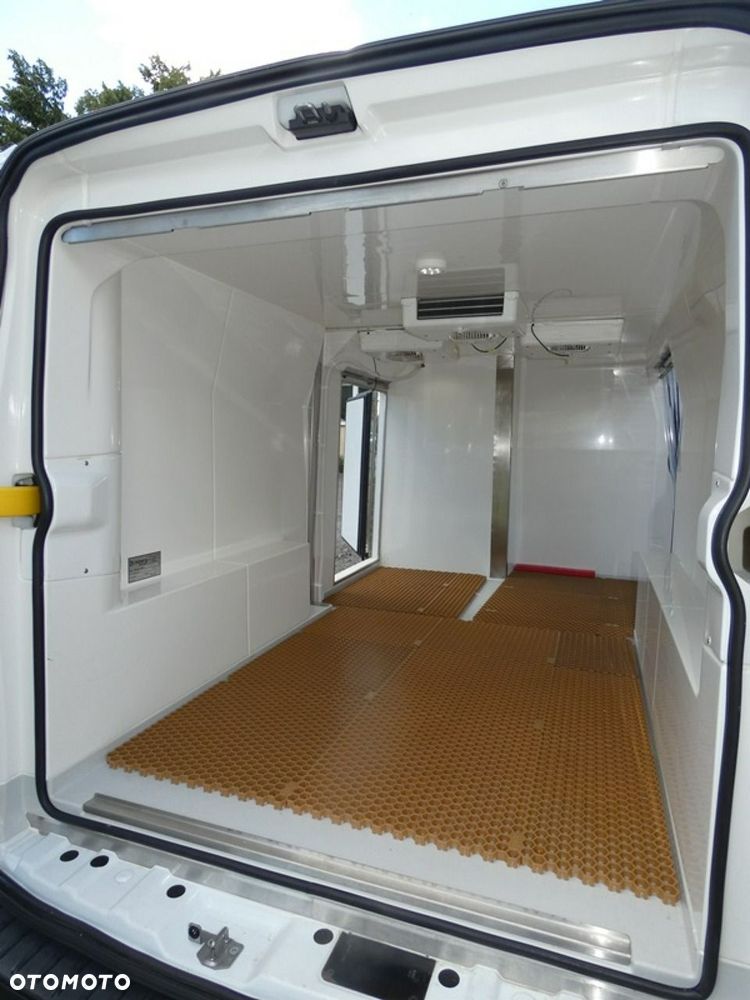 Ford Transit Custom - 13