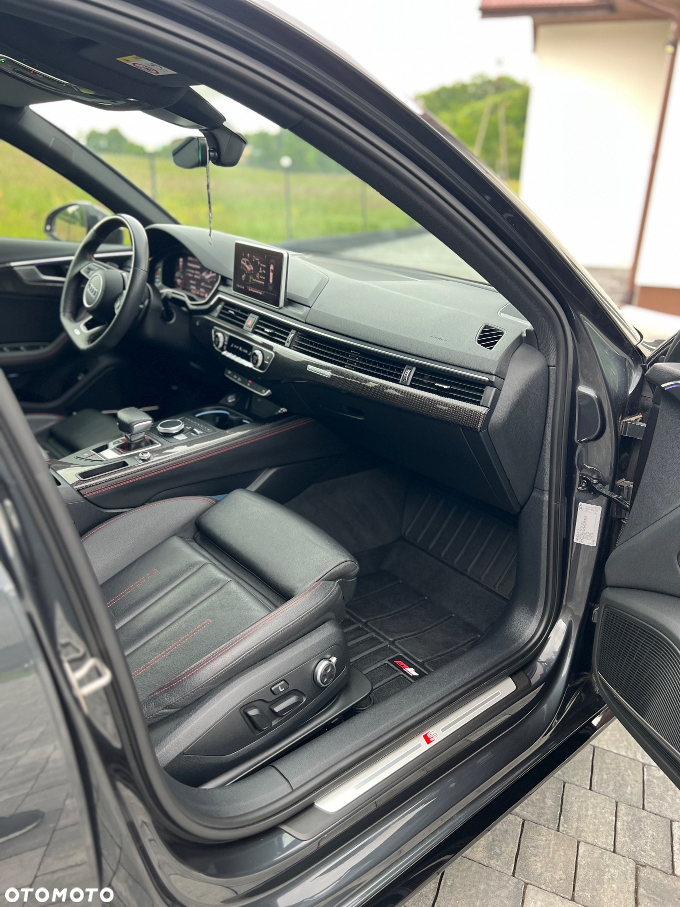 Audi A4 Avant 40 TDI quattro S tronic S line - 32