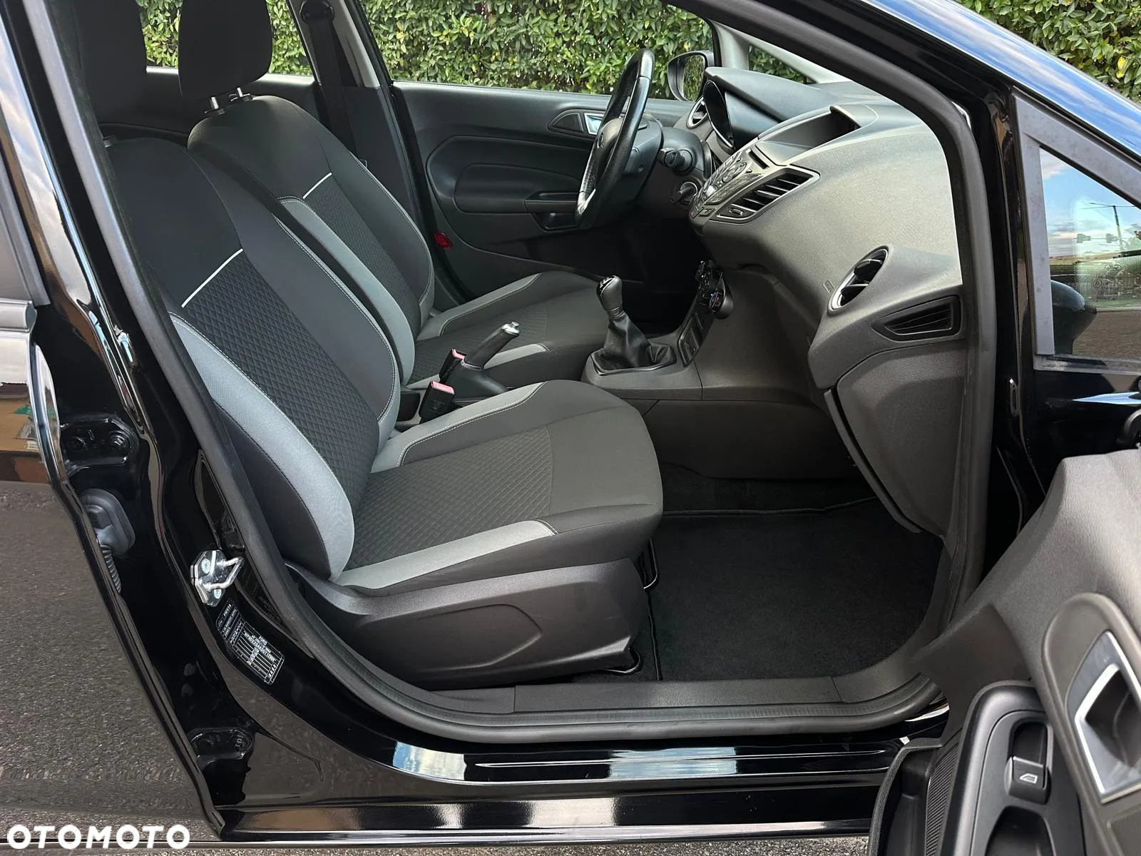 Ford Fiesta - 12