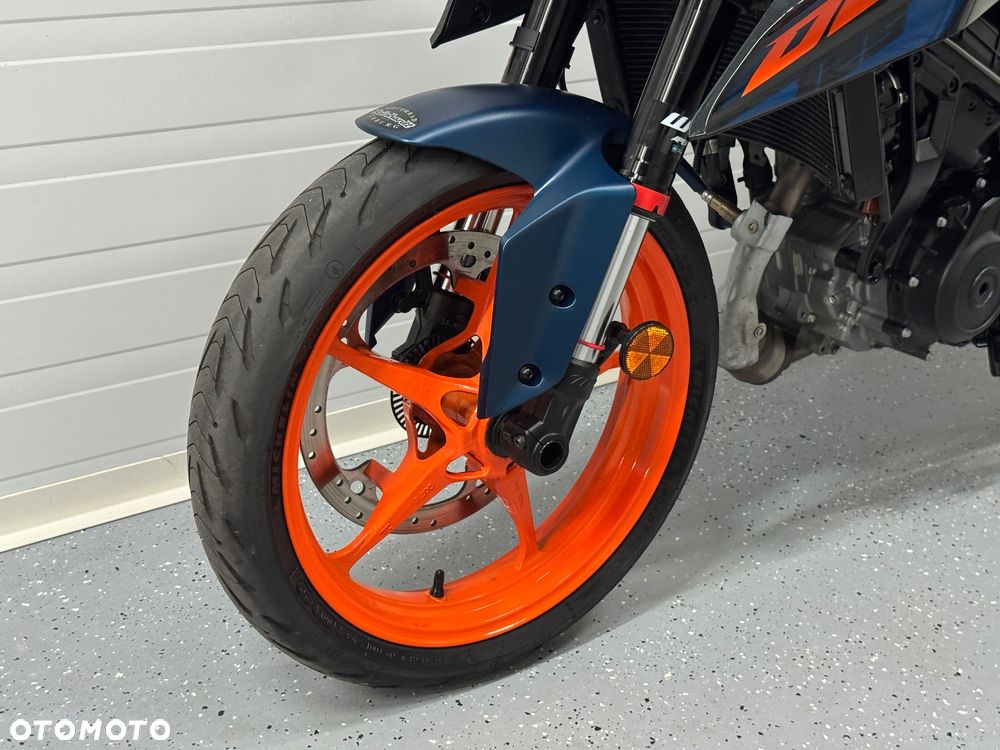 KTM Duke 125 - 24