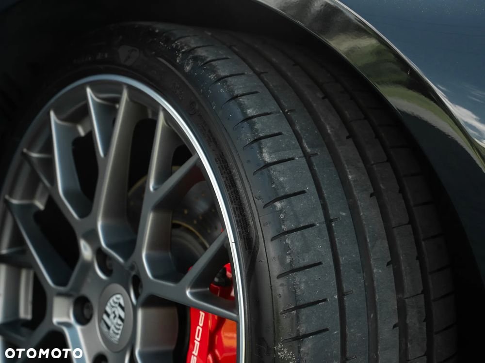 Porsche 911 Carrera 4S - 37