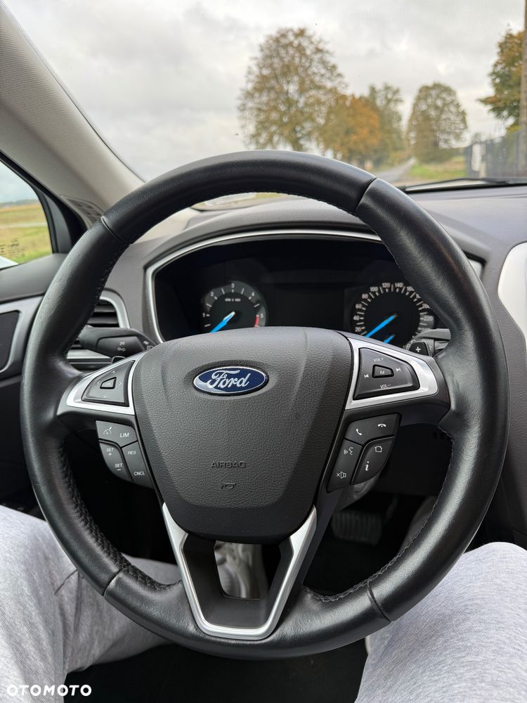 Ford Mondeo - 22