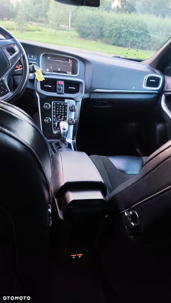 Volvo V40 T5 R-Design Summum - 15