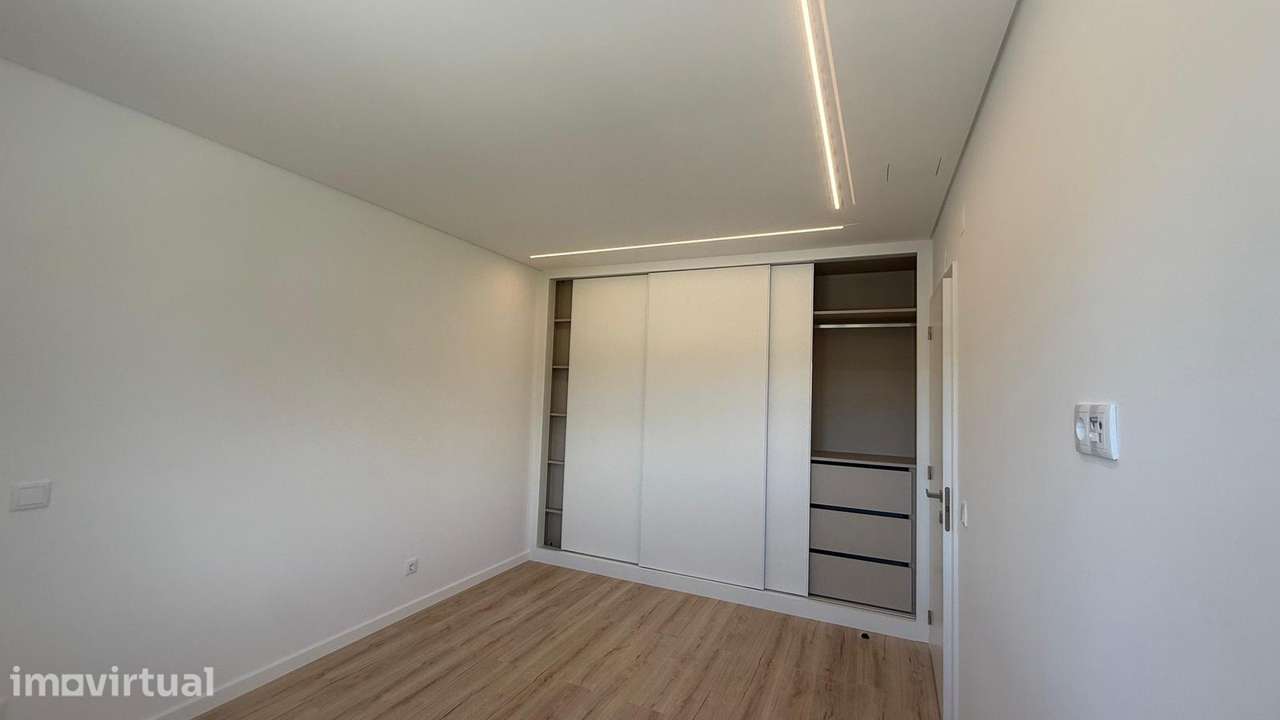 Apartamento T2 Novo com Garagem em Sesimbra - Grande imagem: 5/16