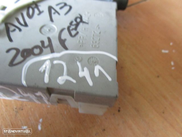 Motor Elevador Vidro 0130822205 AUDI A4 2004 FE AUDI A3 8P SPORTBACK 2010 2.0Tdi 140Cv 5P PRETO FE AUDI A3 8P SPORTBACK 2008 2.0TDI 140CV 5P CINZA F ESQ - 1