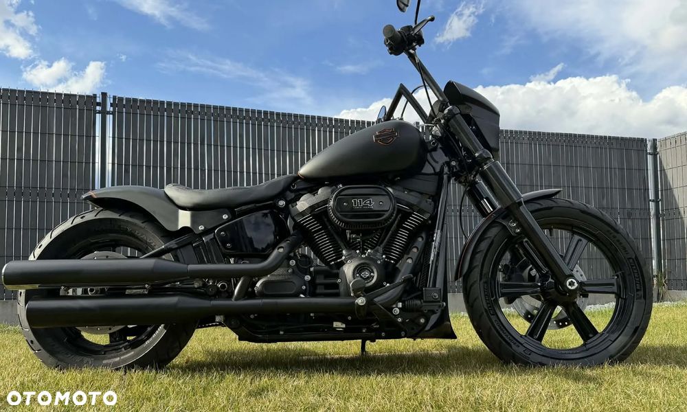 Harley-Davidson Softail Street Bob - 1