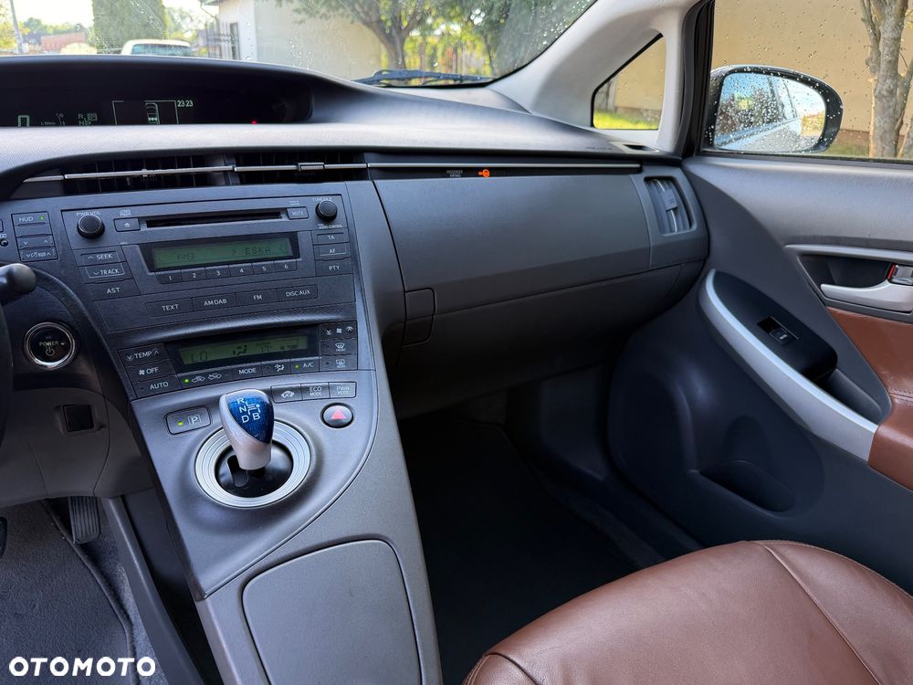 Toyota Prius 1.5 VVT-i Prestige - 13