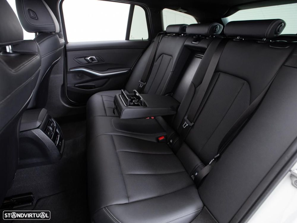 BMW 330 e xDrive Aut. - 12