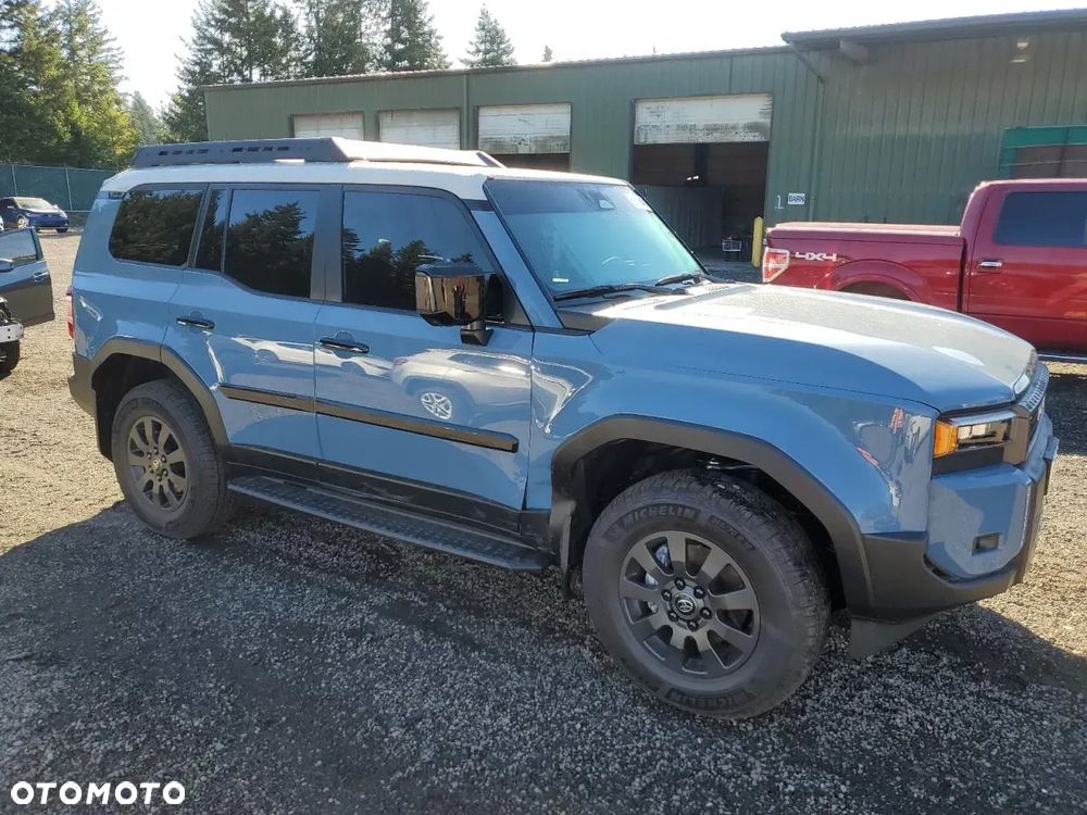 Toyota Land Cruiser - 2