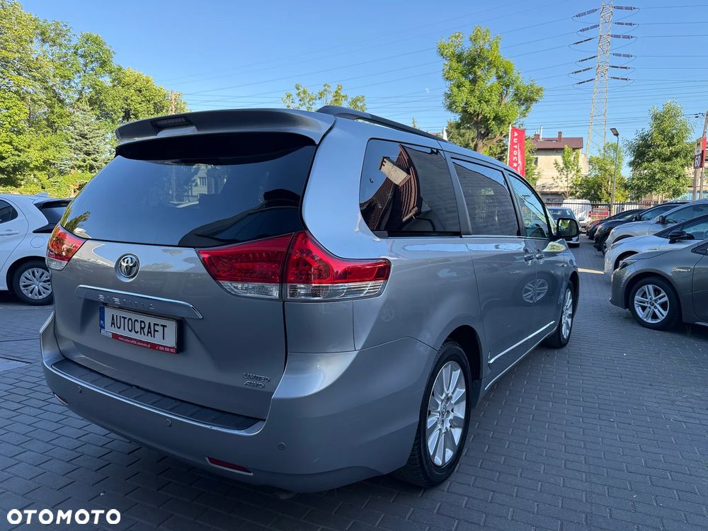 Toyota Sienna 3.5 LE AWD - 37