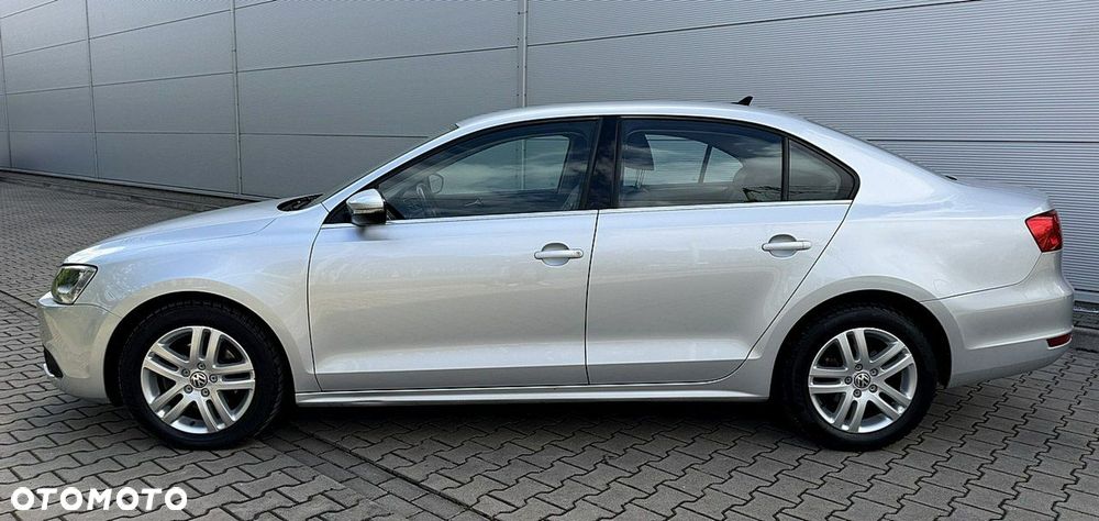 Volkswagen Jetta - 9
