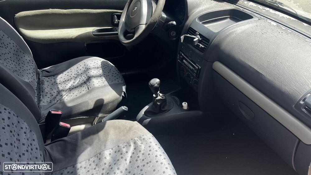 Renault Clio - 8