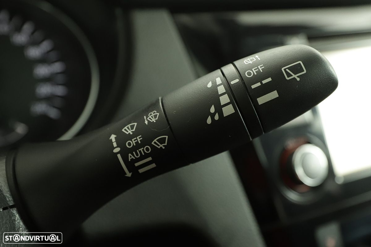 Nissan Qashqai 1.5 dCi N-Connecta - 17