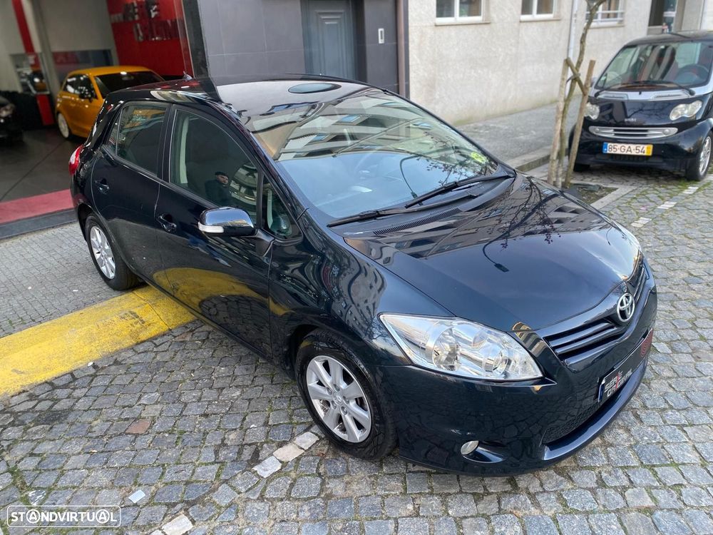 Toyota Auris 1.4 D-4D - 5