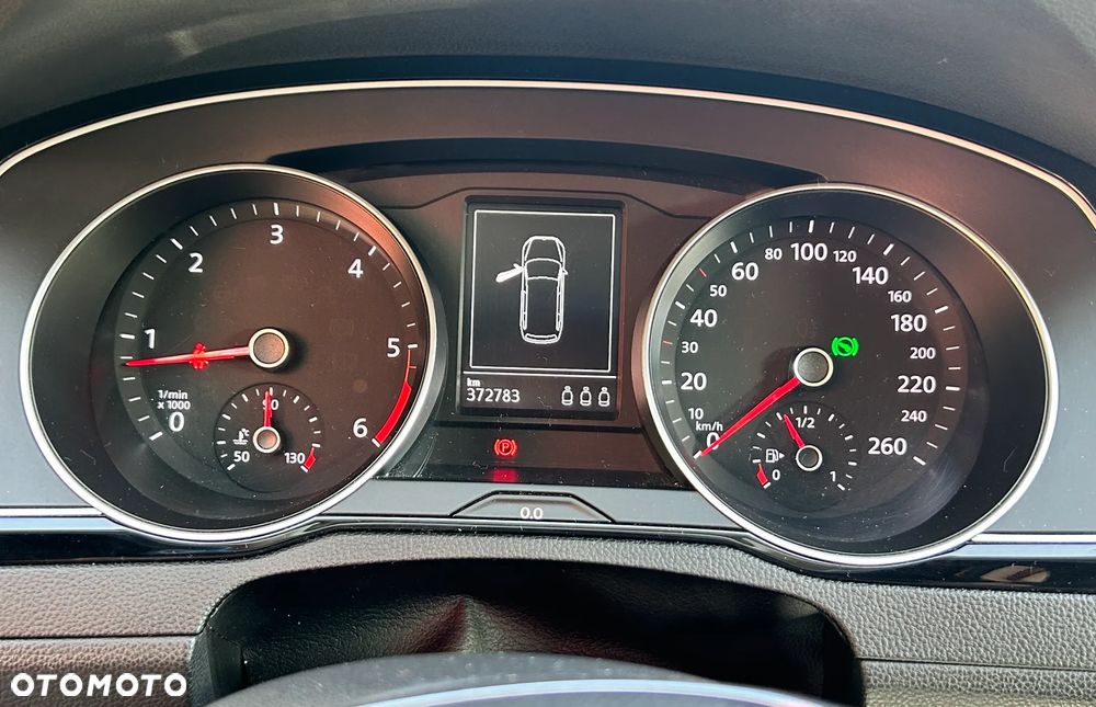 Volkswagen Passat Variant 2.0 TDI SCR 4Motion DSG Comfortline - 14