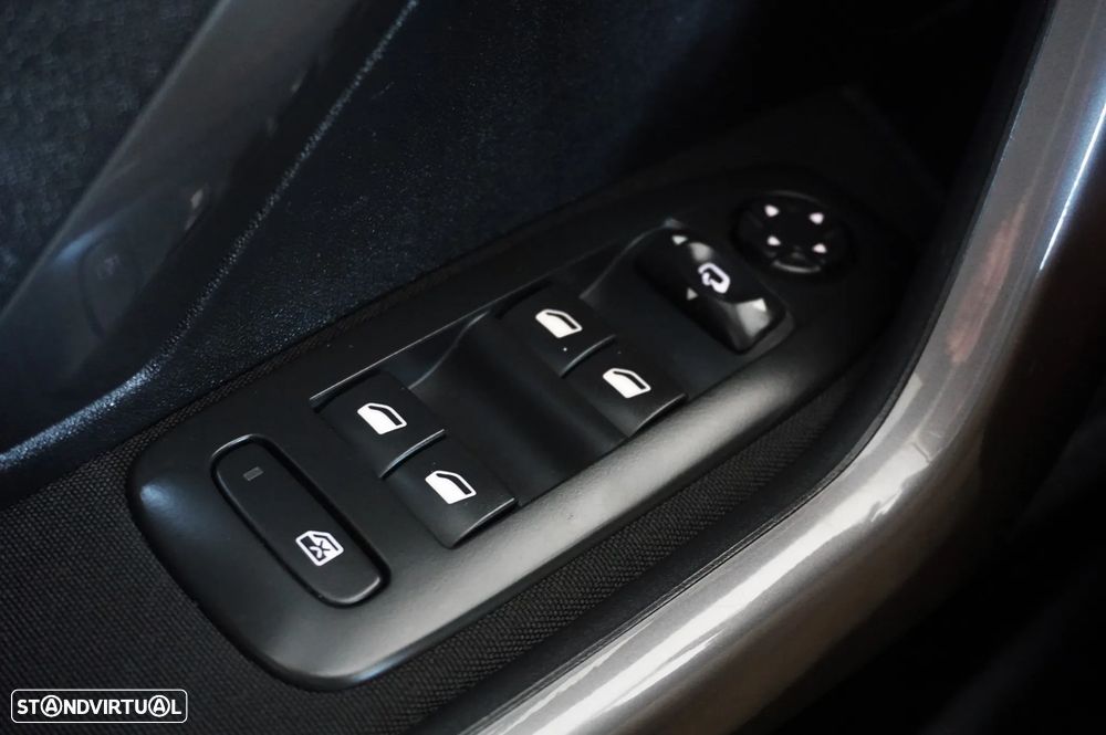Peugeot 2008 1.6 BlueHDi Style - 8