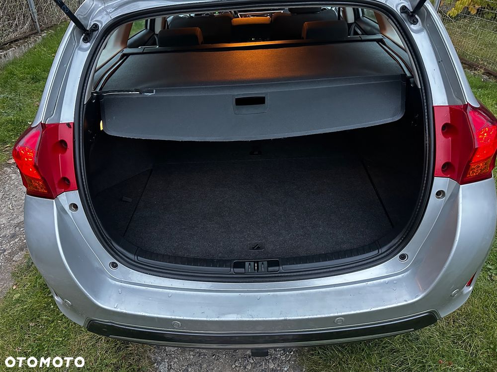 Toyota Auris 1.8 HSD Luna - 16