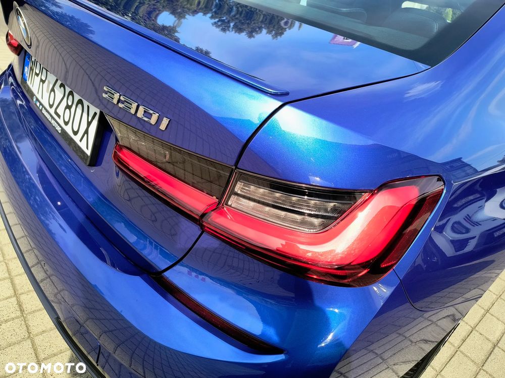 BMW Seria 3 330i xDrive M Sport - 12