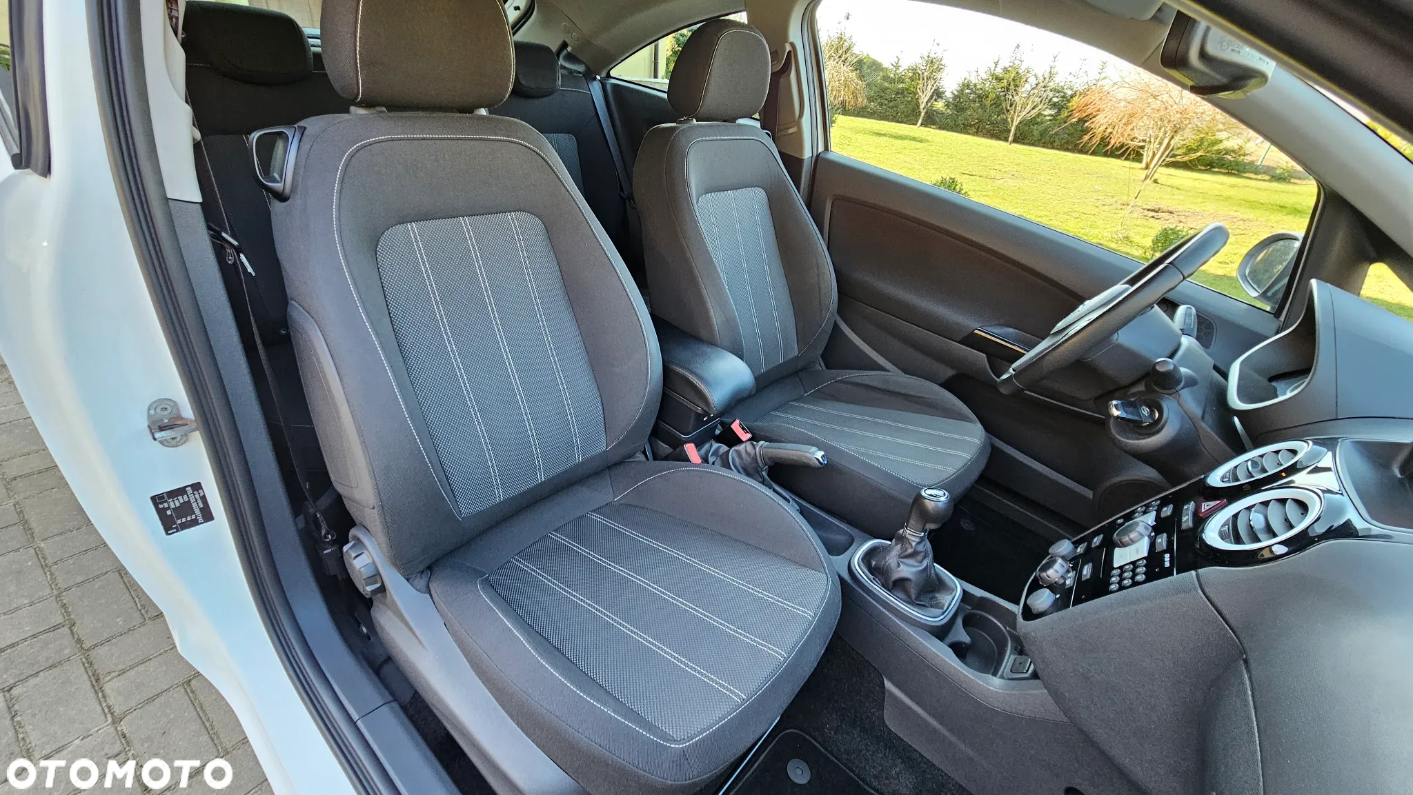 Opel Corsa 1.4 16V Sport - 6