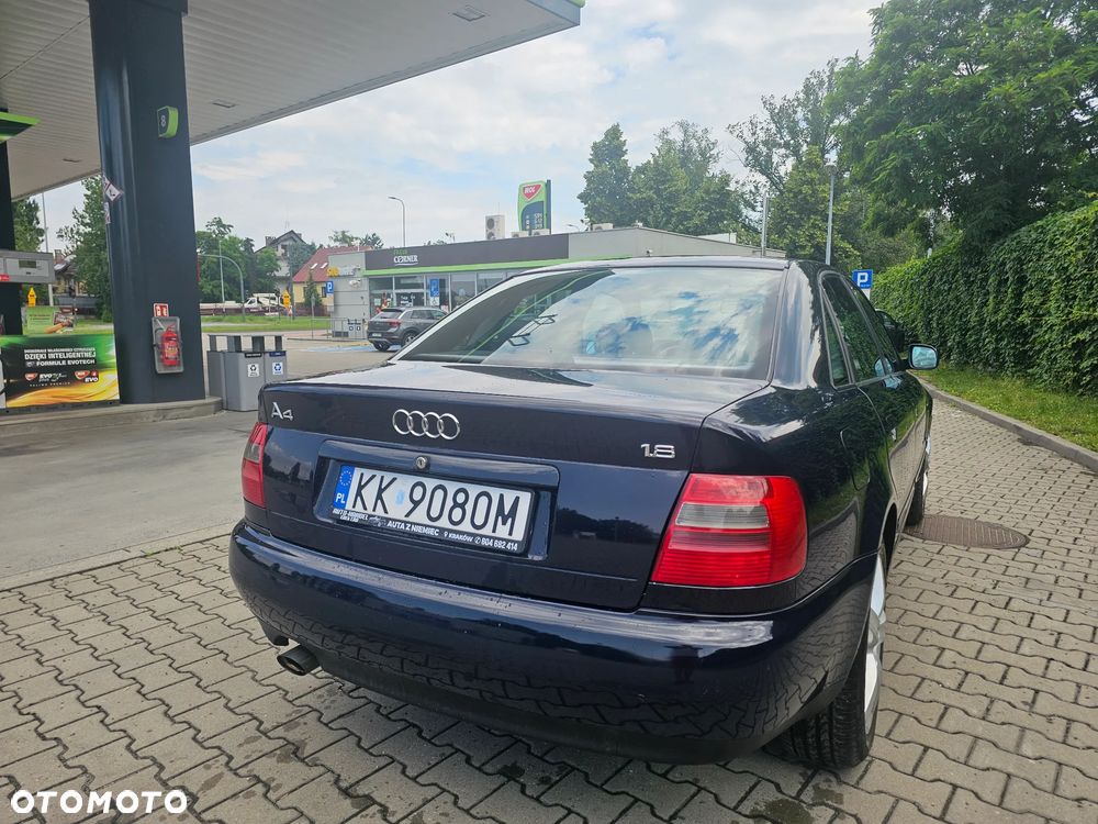 Audi A4 Limousine 1.8 - 10