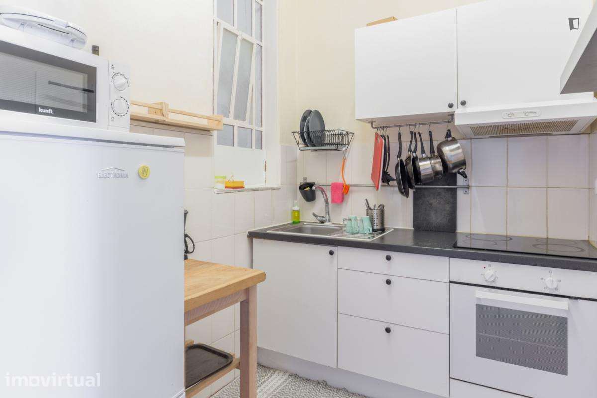 Quarto - localizado em Santo Ildefonso Porto - Grande imagem: 4/14