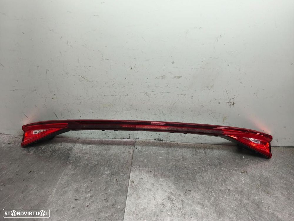 FAROLIM TRASEIRO CENTRAL SEAT LEON KL1 - 1