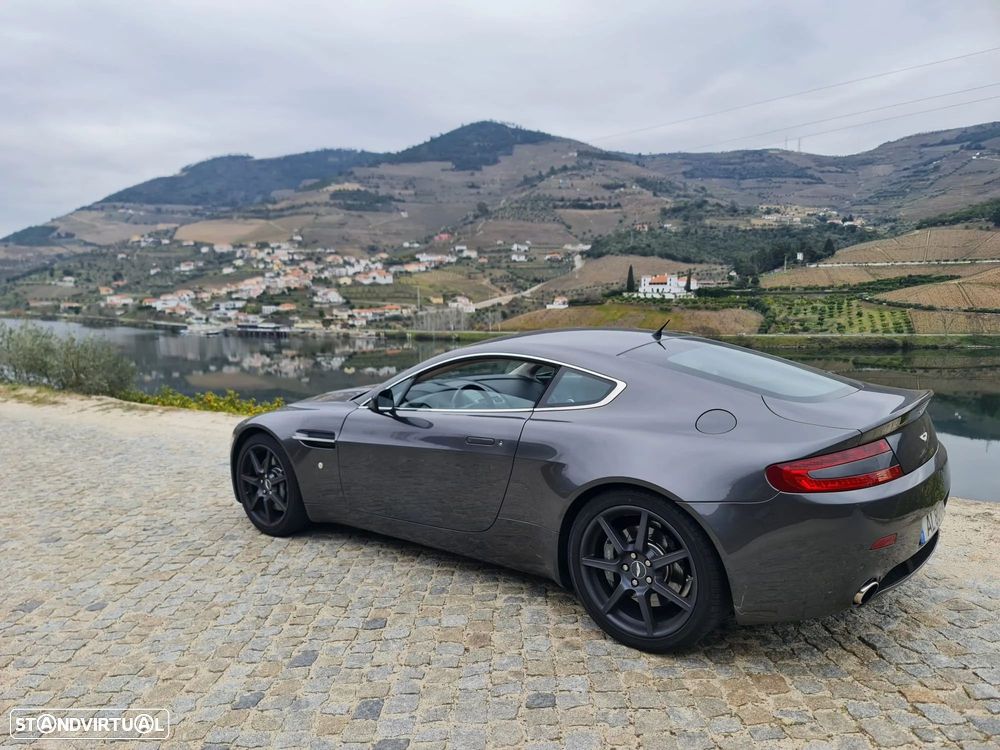 Aston Martin Vantage Coupe - 6