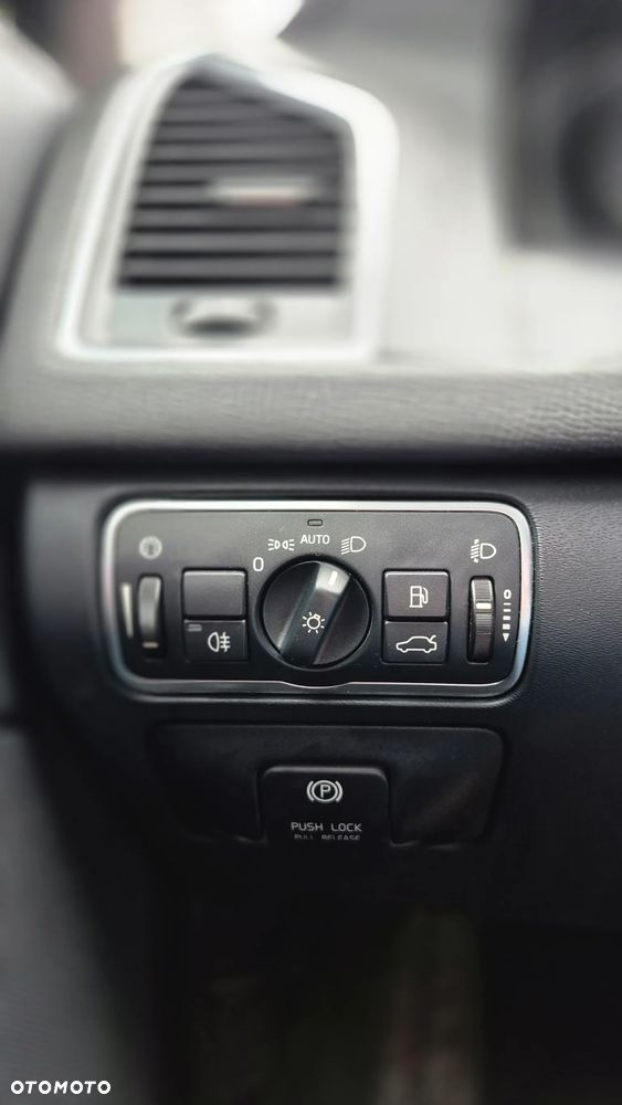 Volvo XC 60 D4 AWD Kinetic - 15