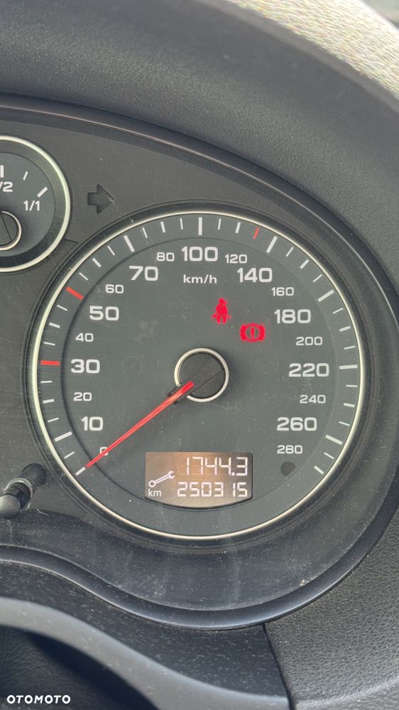 Audi A3 3-drzwiowe 2.0 TDI DPF Attraction - 12