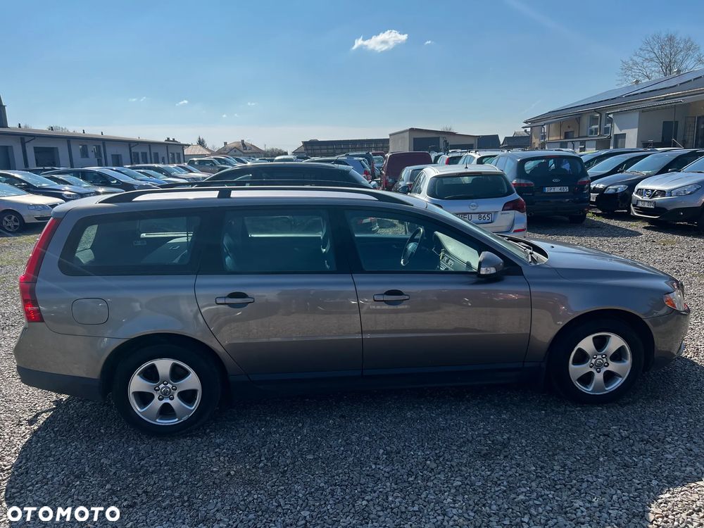 Volvo V70 2.0 Kinetic - 11