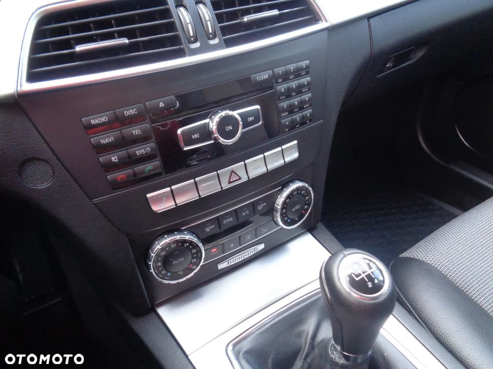 Mercedes-Benz Klasa C 180 BlueEFFICIENCY Avantgarde - 27