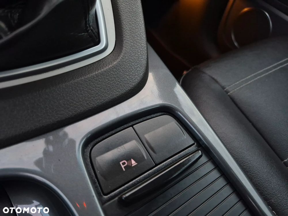 Ford Kuga 2.0 TDCi 2x4 Titanium - 28