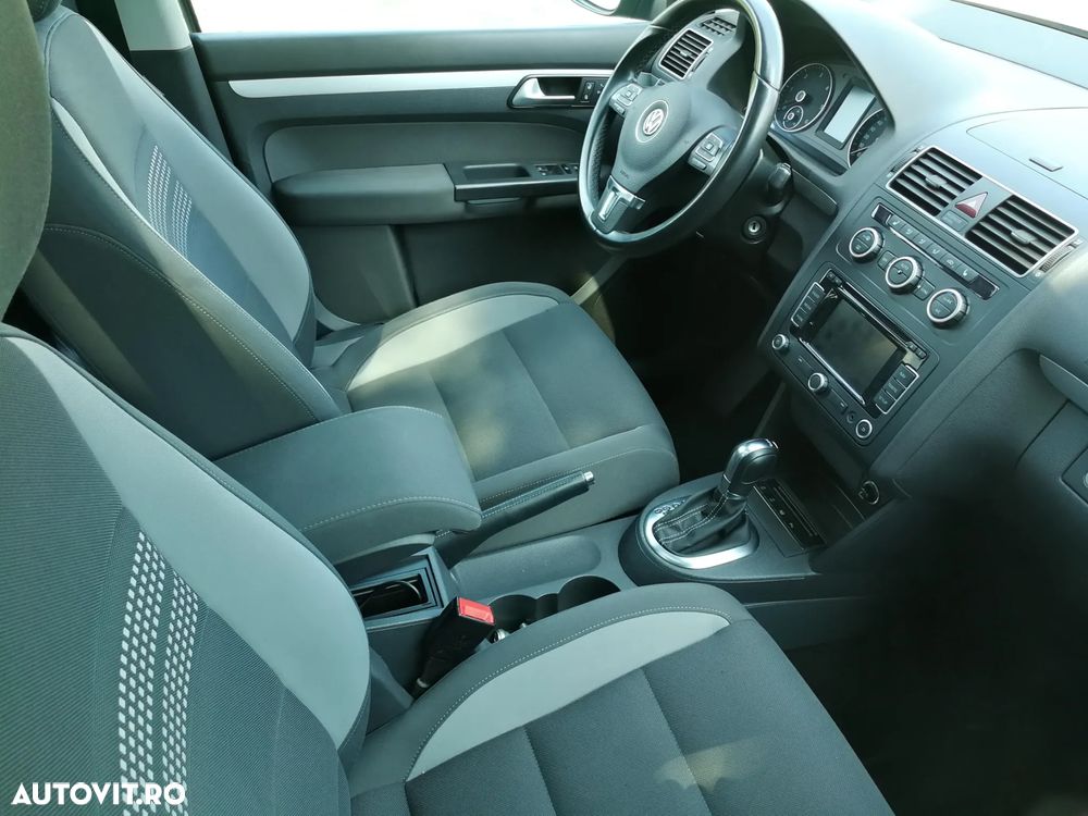 Volkswagen Touran 2.0 TDI DSG Highline - 4