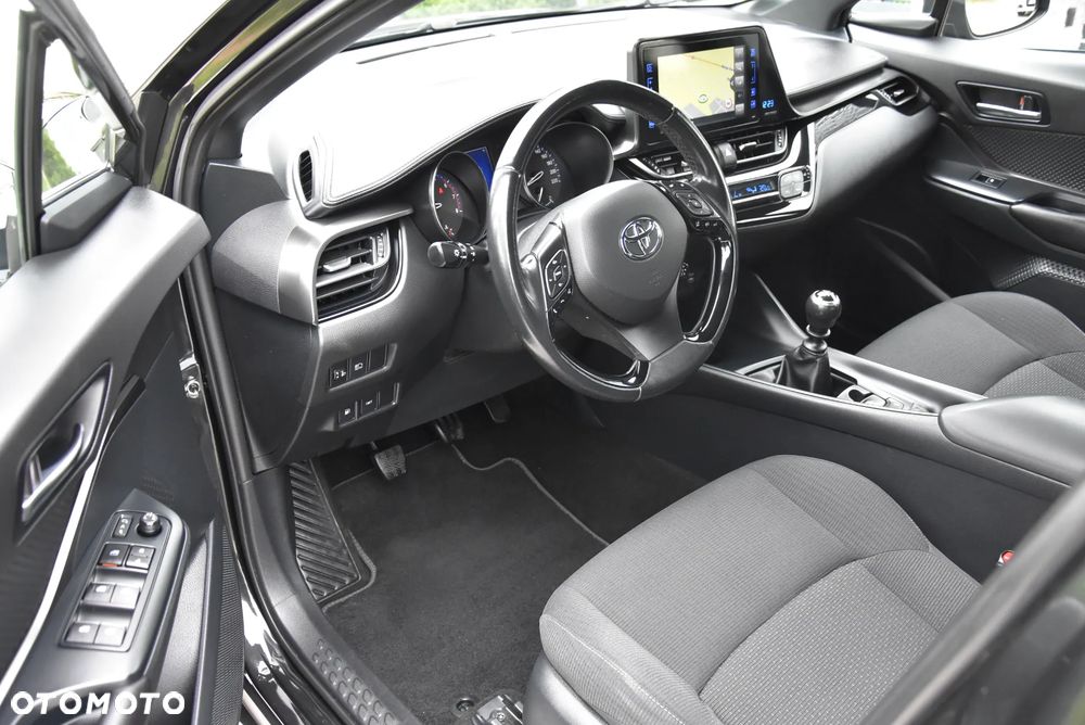 Toyota C-HR 1.2 Turbo Team Deutschland - 22