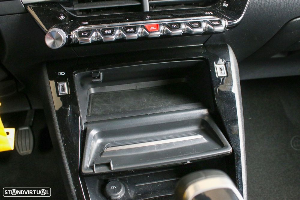 Peugeot 2008 1.2 PureTech Allure - 24