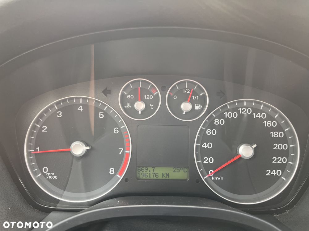 Ford Focus 1.6 Ambiente - 11