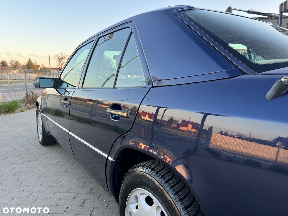 Mercedes-Benz Klasa E 260 - 7