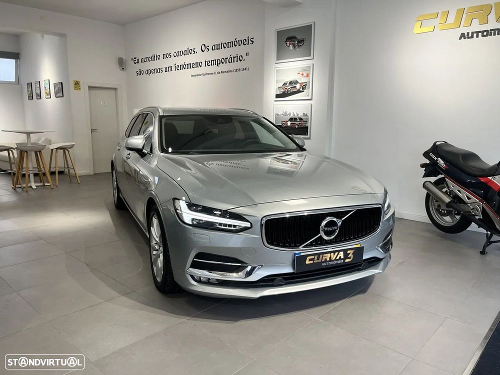 Volvo V90 2.0 D5 Momentum AWD Geartronic - 1