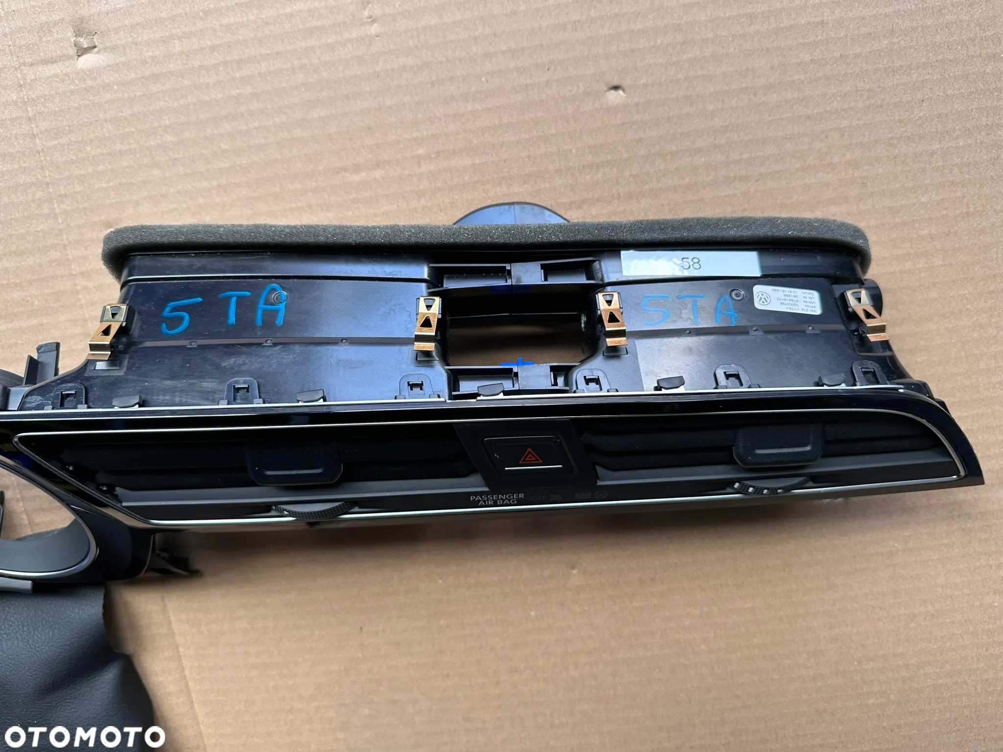 Osłona obudowa dekor ramka licznika VW Touran III 5TB819110 5TB858415A - 8