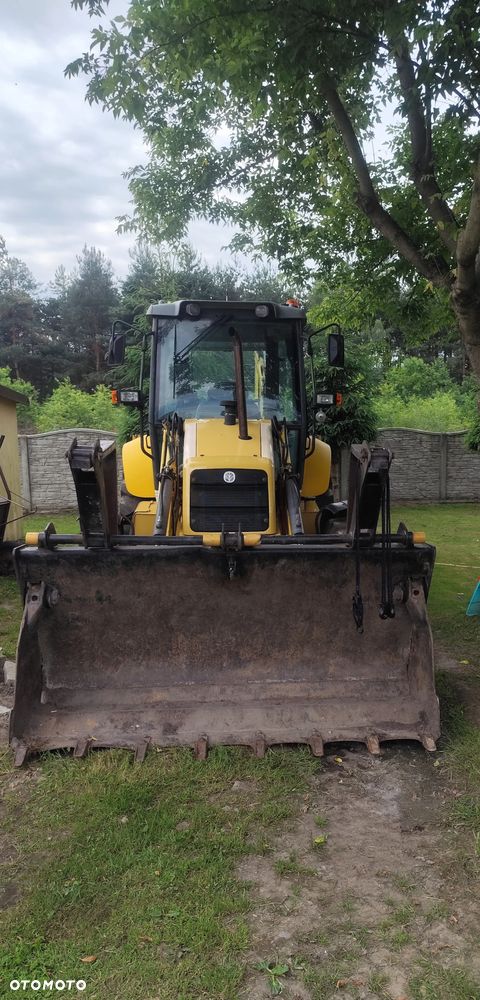New Holland LB110B - 3