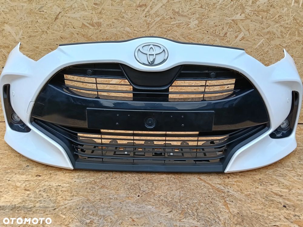 zderzak pas przedni belka błotnik chłodnice lampy Toyota Yaris IV 1.5 Hybrid - 12