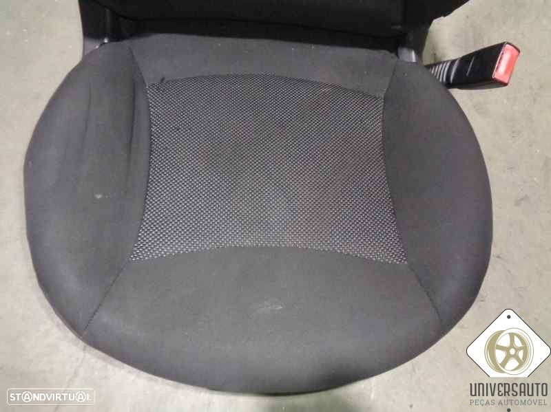 BANCO FRONTAL DIREITO MINI MINI 2007 - 1