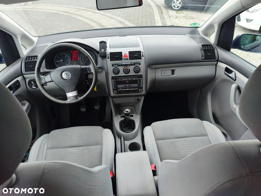 Volkswagen Touran 2.0 TDI DPF Highline - 8